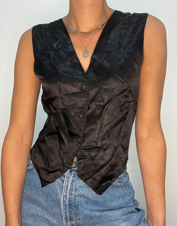 Veston vintage et oversize uni noir texture style satin