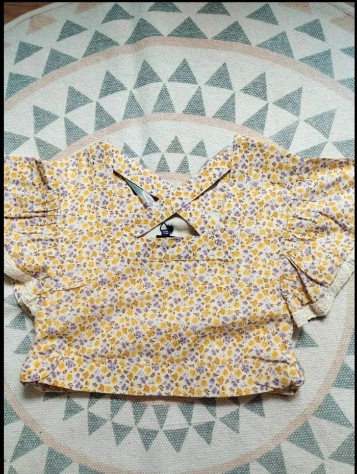 Blouse fleurie - SGMJ - 6 ans - Neuf Étiquette - photo numéro 2