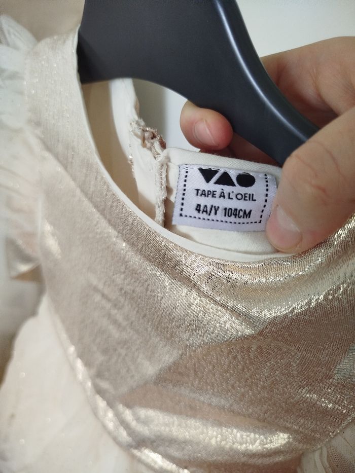 Robe tape a l'oeil