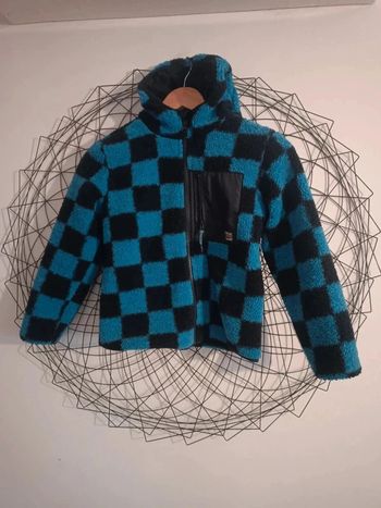 Veste a capuche et a carreaux bleu / noir taille 122-128