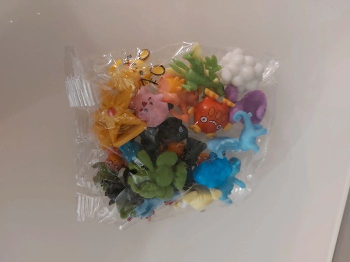 Lot pokeball + 24 figurines pokémon neuf - photo numéro 6