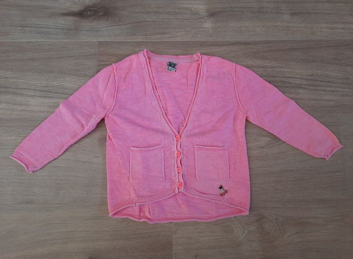 Gilet fille rose à boutons"col V" TAO 4 ans