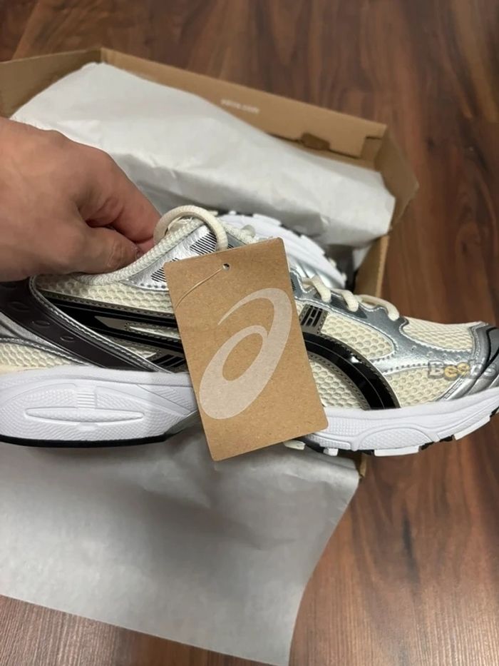 Asics Gel-Kayano 14 Taille 39 - photo numéro 2