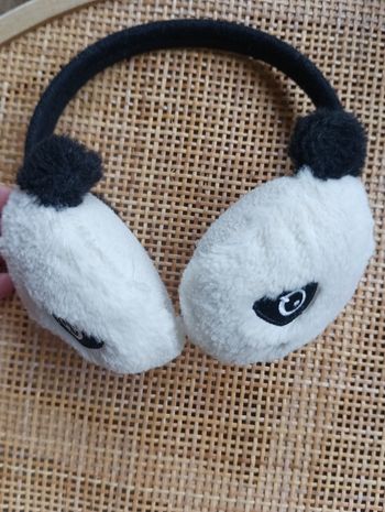 Cache oreilles enfant