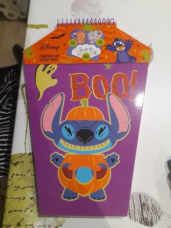 Livre de coloriage et pochoirs stitch neuf