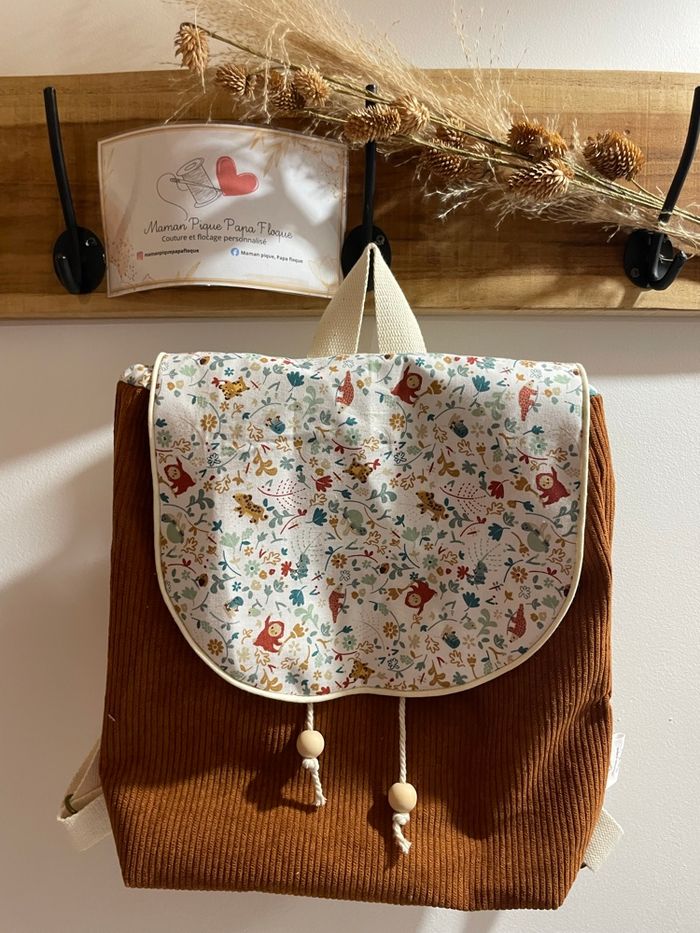 Sac à dos enfant fait main en velours marron et tissu animaux