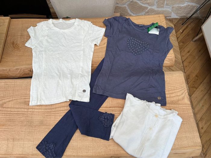 Ensemble 10 ans Zeeman t-shirt legging gilet blanc bleu marine