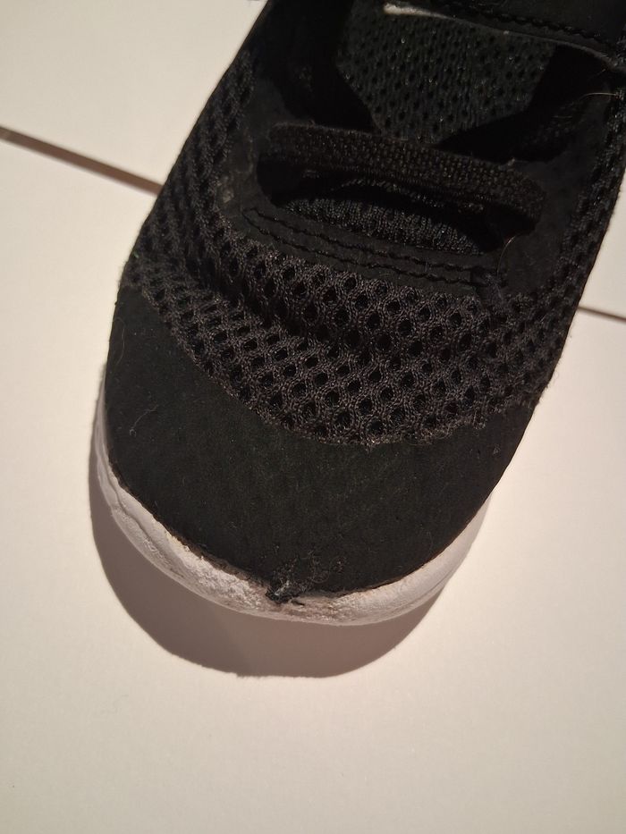 Baskets nike taille 25 - photo numéro 4