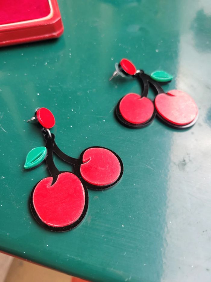 Boucles d oreilles cerises. - photo numéro 3
