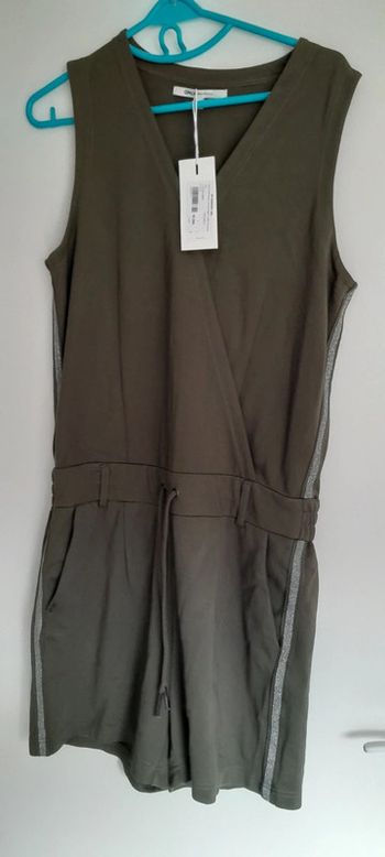 Combishort kaki neuve intersport