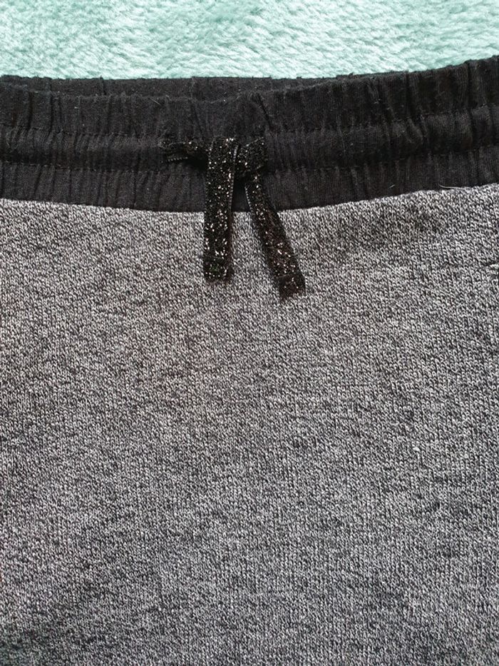 Très jolie jupe 3 ans - photo numéro 2