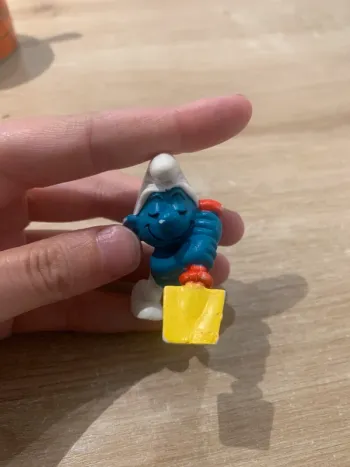 Schtroumpf dormant avec pelle - Schleich