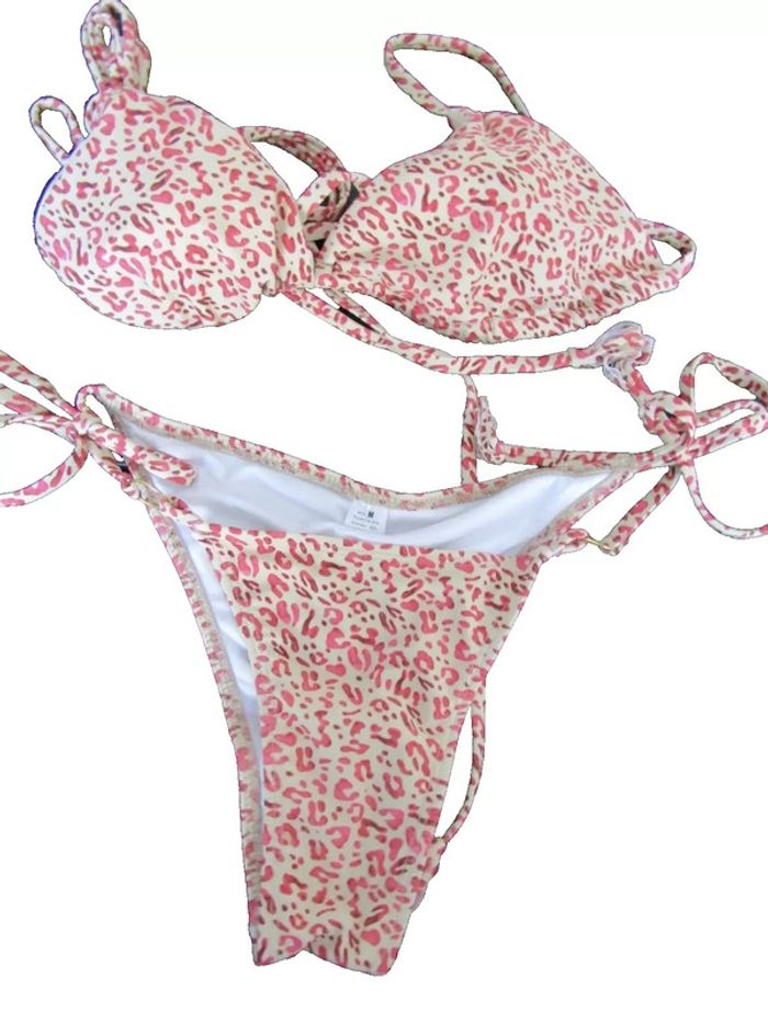 maillot de bain 2 pièces tons beige et rose taille indique M = 38/40