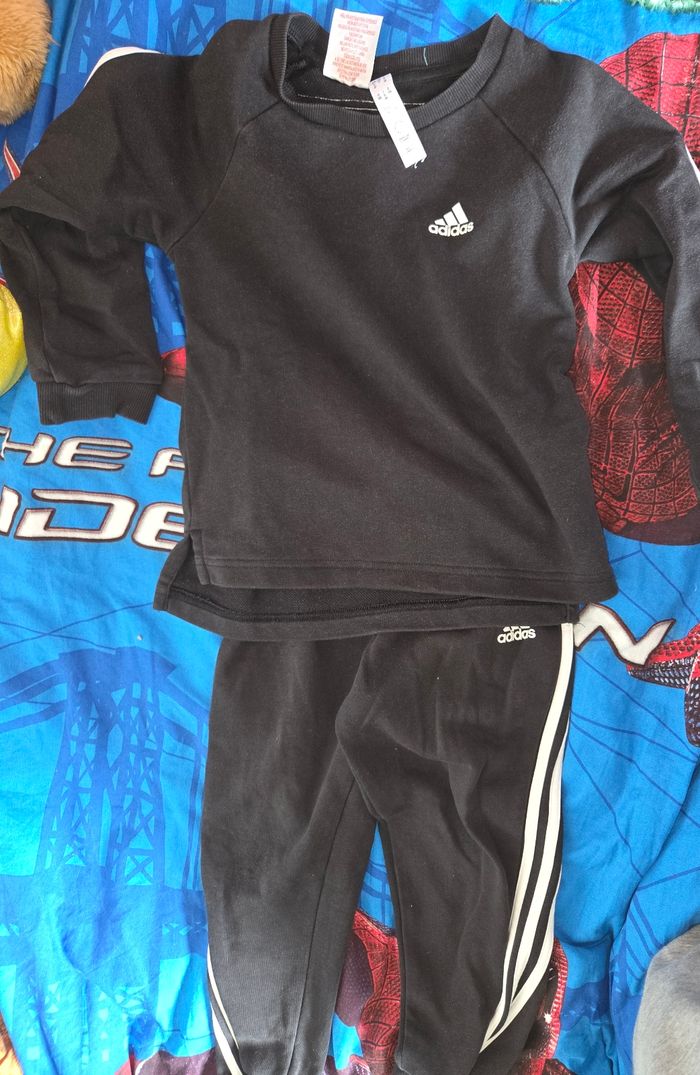 Ensemble adidas 3 - 4 ans - photo numéro 5