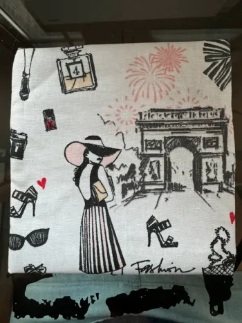 Pochette à savon imperméable motif Paris en tissu enduit