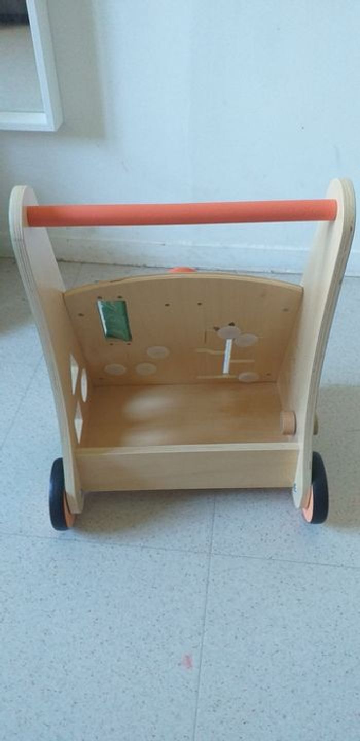 Chariot de marche en bois - photo numéro 2