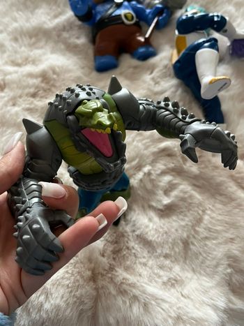 Lot 4 grande Figurine - Dragon Ball, Ben 10, DC Comics & Grojband ! 💥