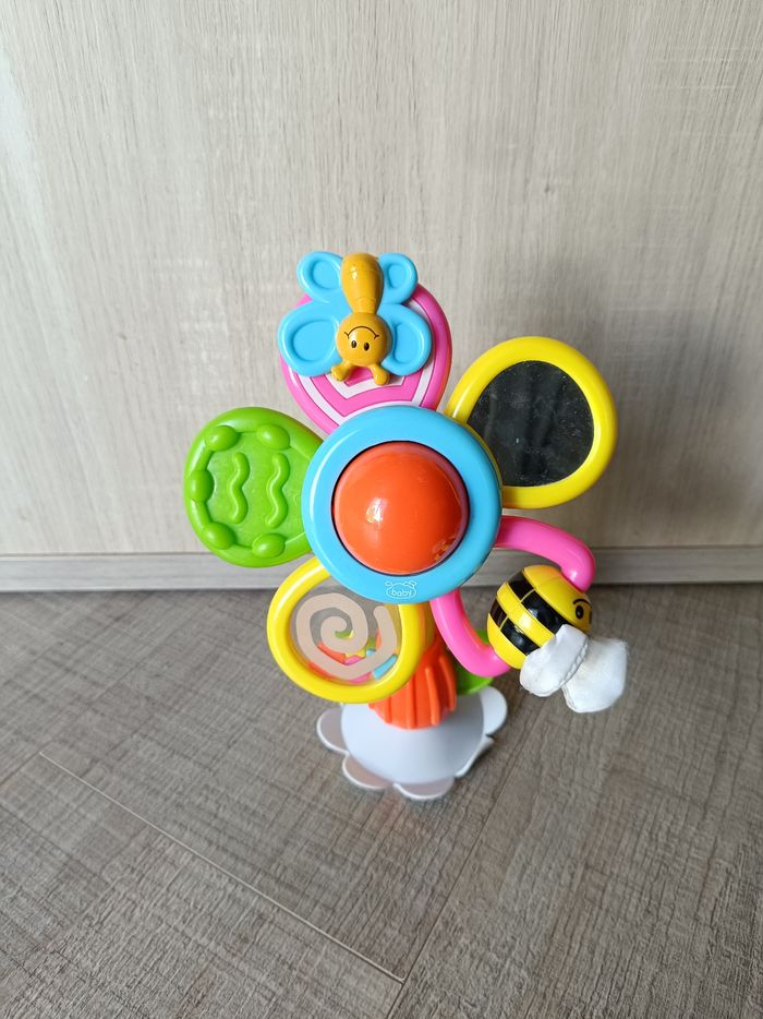 Jeu sensoriel bébé