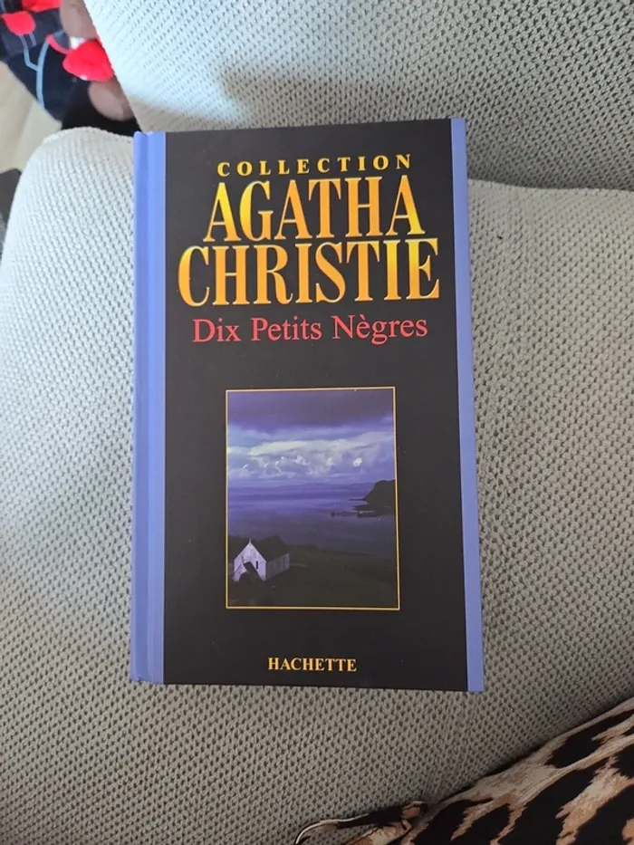 Livre Agatha christie