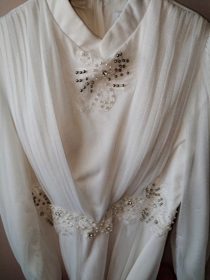 Robe de mariée manches longues - photo numéro 2