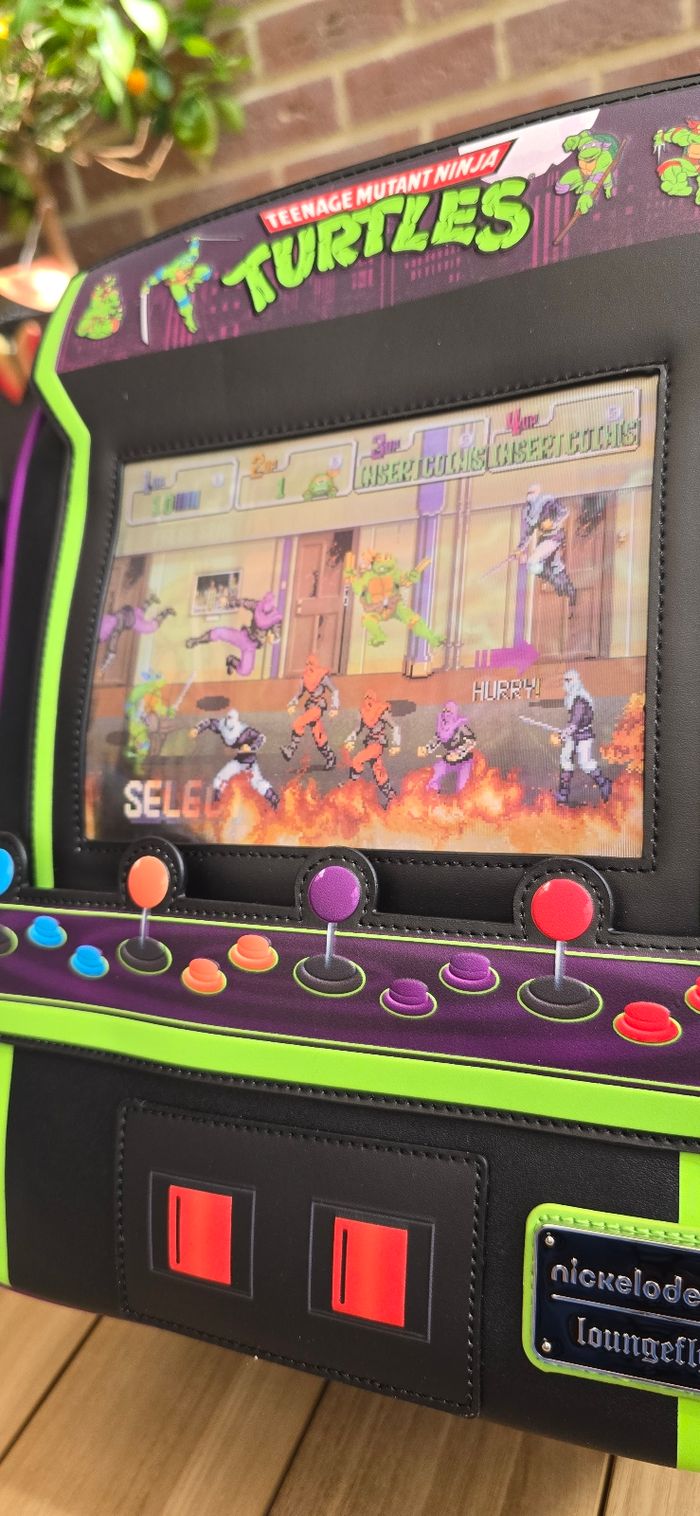 Sac à dos Loungefly Tortues Ninja - 40th Anniversary Vintage Arcade - photo numéro 4