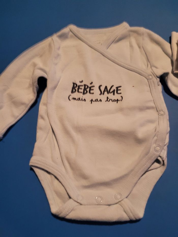 2 bodies manche longue 3 mois - photo numéro 2