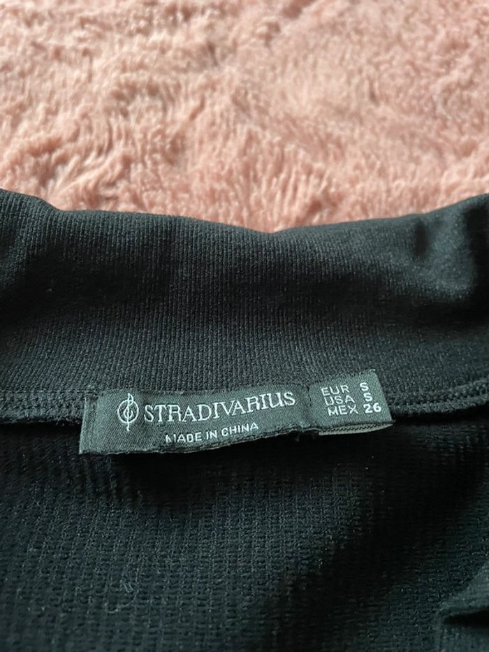 Top col v stradivarius noir - photo numéro 2