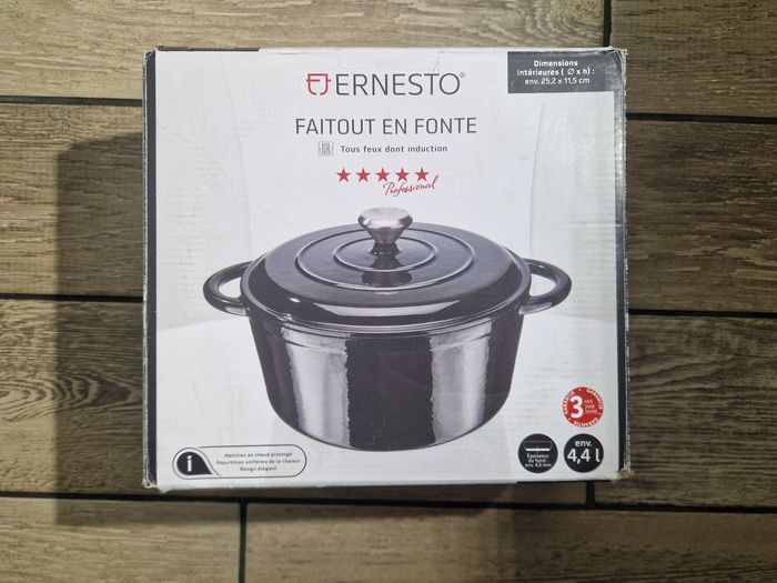 Cocotte en fonte noire NEUVE