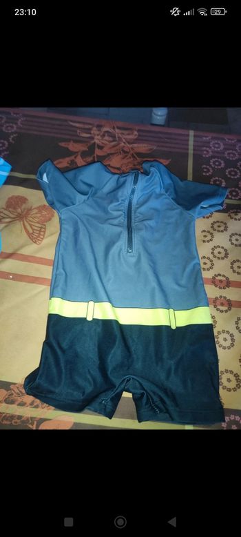 Très belle combinaison bain e23 