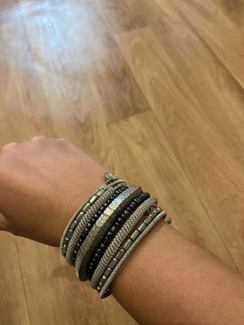 Bracelet manchette argenté et noir femme