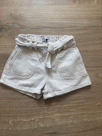 Short blanc Zara – 12/18 mois – très bon état
