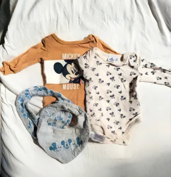 Lot Mickey bodies bavoirs