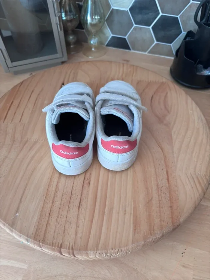 Basket Adidas blanche et fushia - P25 - photo numéro 3