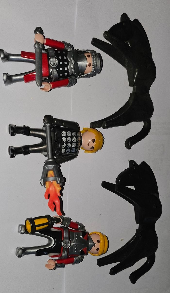 Châteaux avec des chevaliers playmobil - photo numéro 5