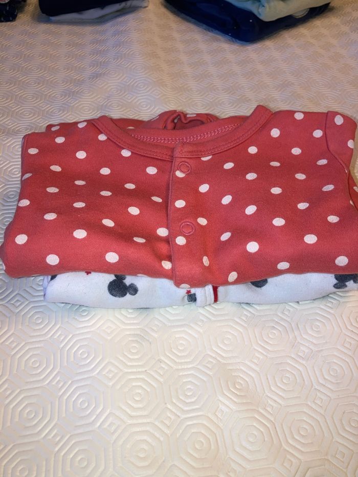 Lot de pyjamas - photo numéro 2