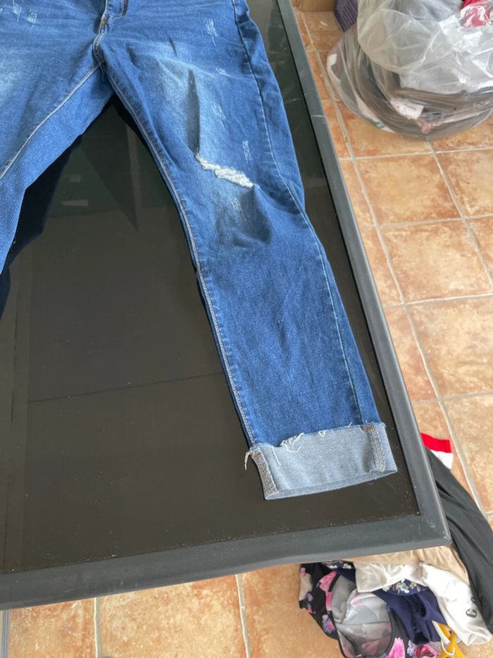 Jean troué de la marque Shein en taille L - photo numéro 3