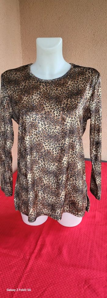 Très jolie haut velours