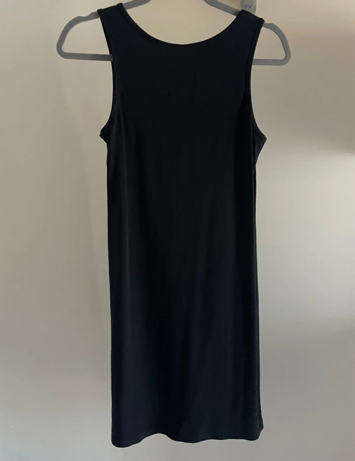 Robe noire à col rond - photo numéro 2