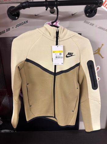 Veste Nike tech crème 