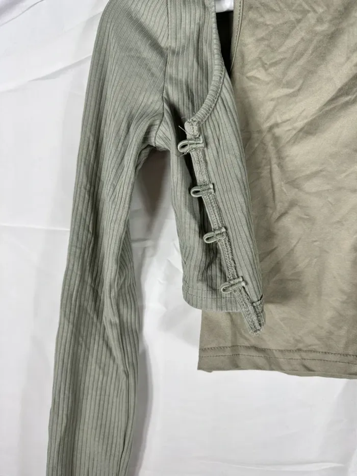 Lot petit top vert et veste YesStyle - photo numéro 2