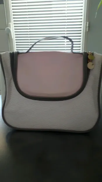 Trousse "yves Rocher"neuve