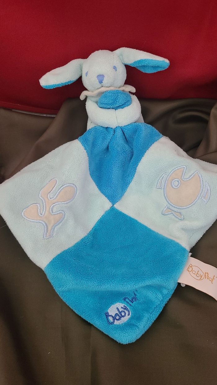 Doudou Babynat Baby nat' D&C LAPIN semi Plat Luminescent Poisson BLEU - photo numéro 5