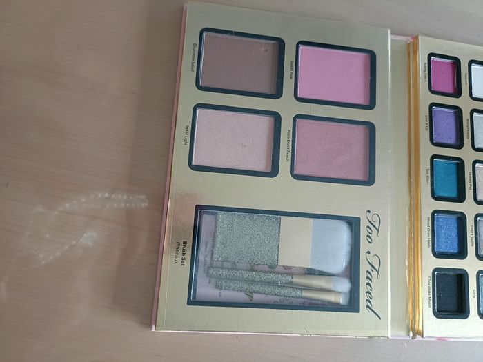 Magnifiques palettes Too Faced la grande et la petite avec sa pochette - photo numéro 5