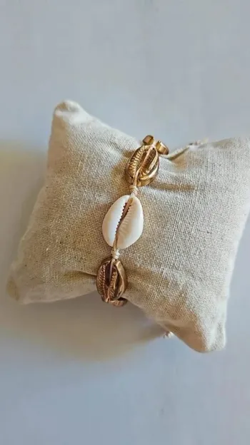 Bracelet cauri doré réglable boho