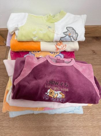 8 pyjamas chauds pour bébé de 1mois en très bon état