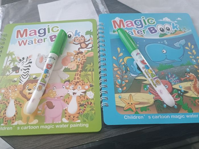 2 livres magiques à l'eau et stylo - photo numéro 4