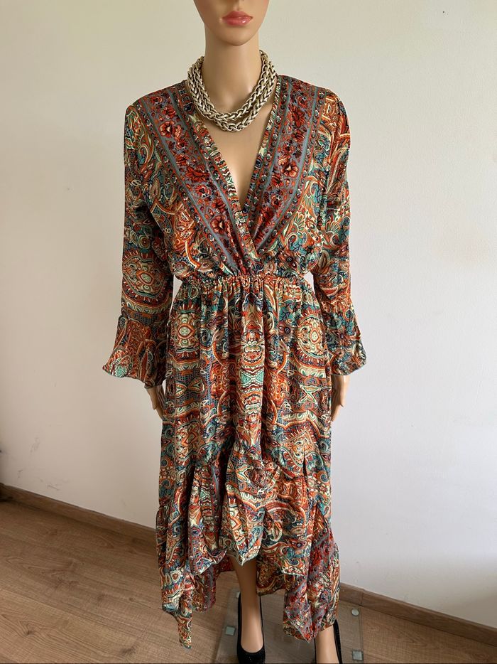 Robe longue imprimée neuve en soie Corte Hindu taille unique
