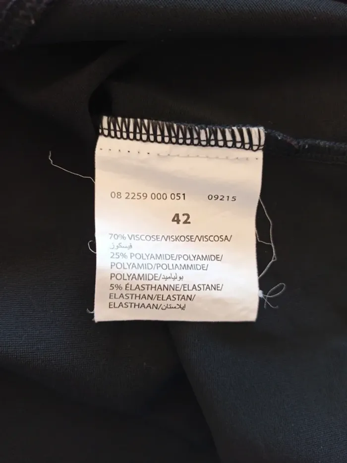 Robe noire 42 - photo numéro 5