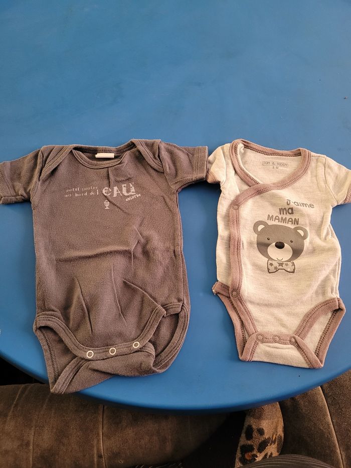 2  bodies manches courte absorba et tom et kiddy - photo numéro 2