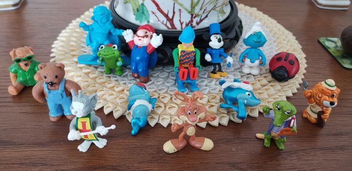 Lot de 15 figurines de collection